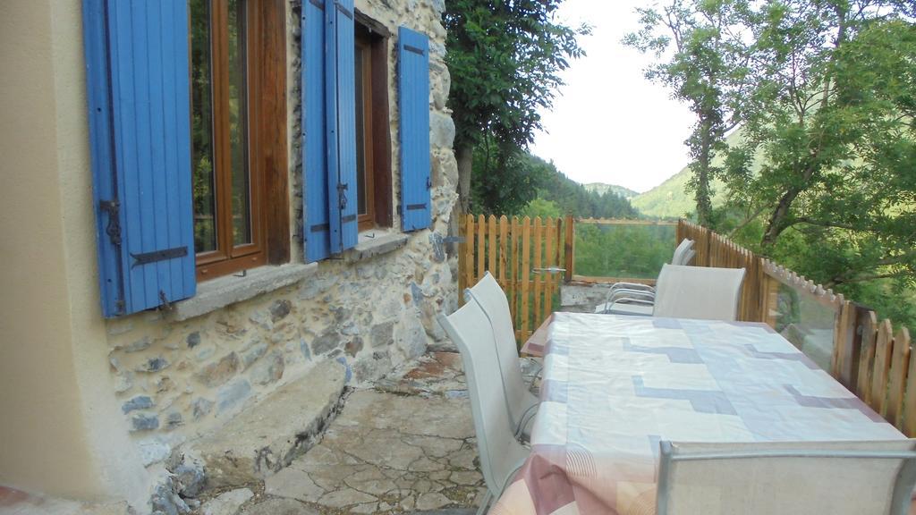 Gites Le Paradoxe Des Pyrenees Montferrier Ruang foto