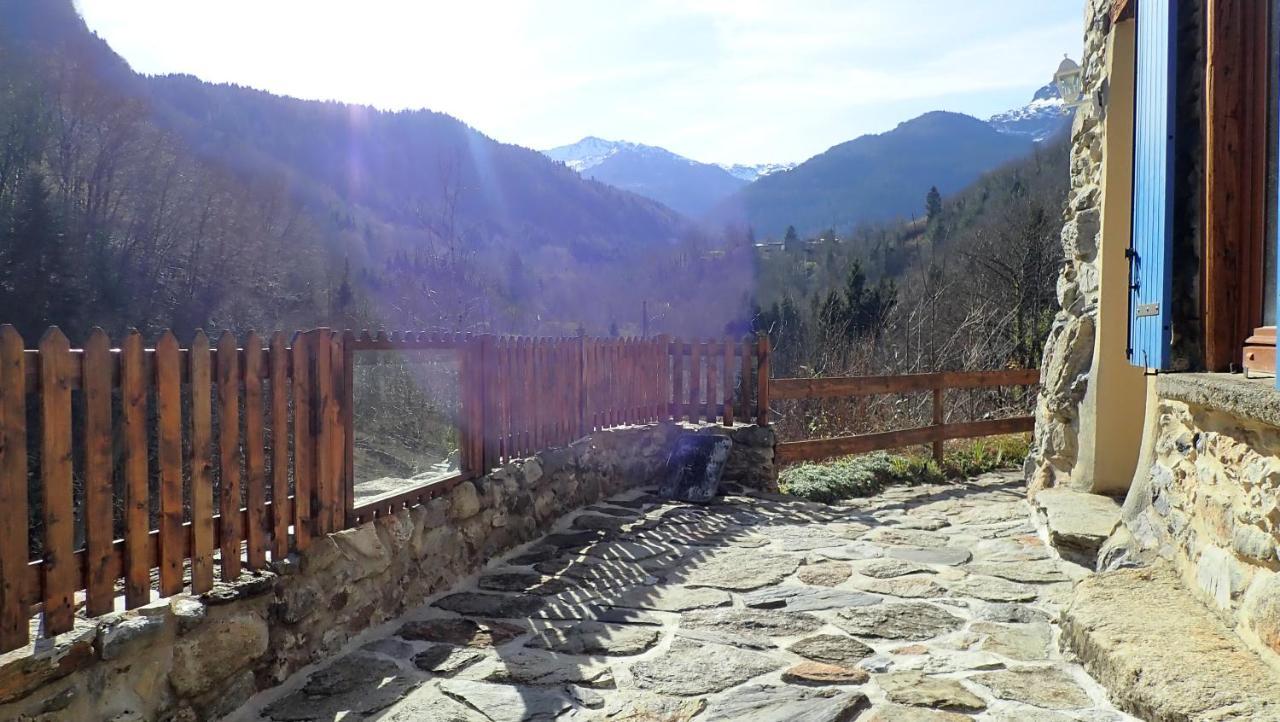 Gites Le Paradoxe Des Pyrenees Montferrier Bagian luar foto